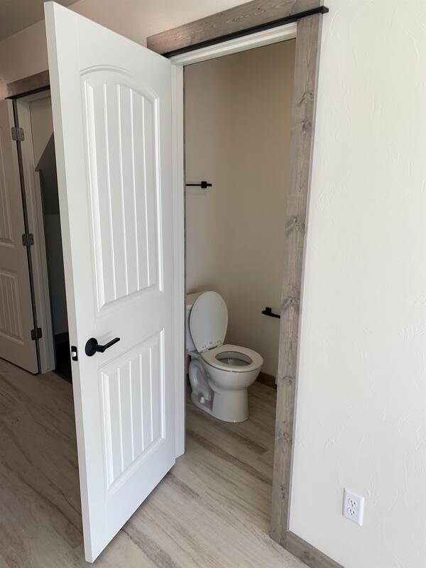 Photo - 3355 Blackbird Wy