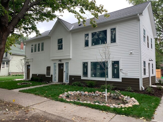 Photo - 2106 Fairmont St SE