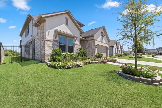 2822 Sunrise Pepper Ln