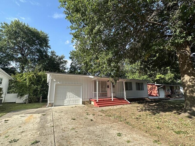 Photo - 8704 E 92nd St