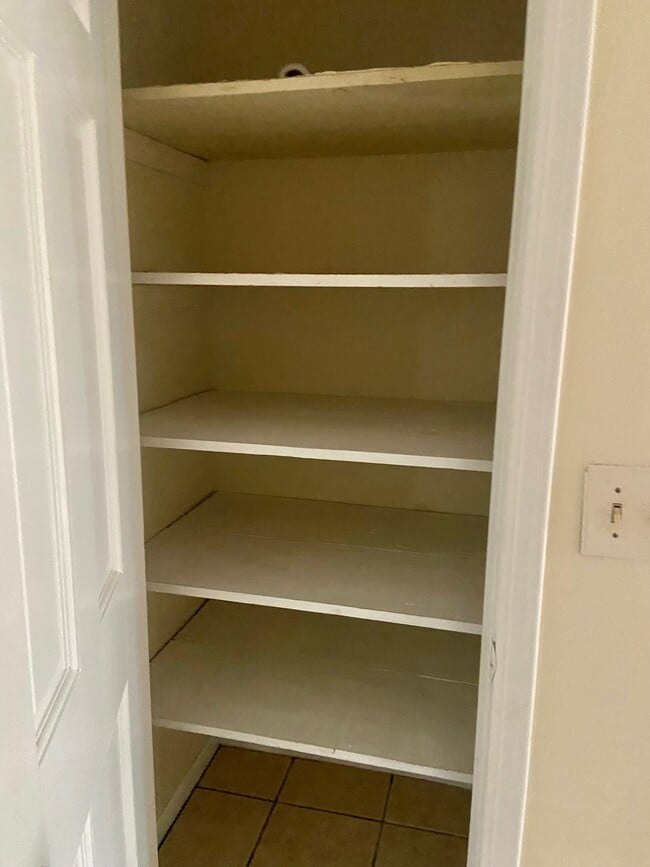 Photo - 3423 N River Rd