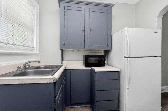 Photo - Adorable One Bedroom Apartment in Elizabeth!