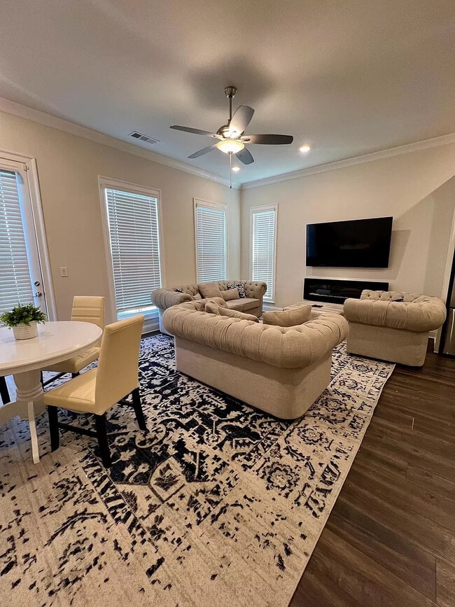 Photo - Room in Townhome on La Dawn Ln NW