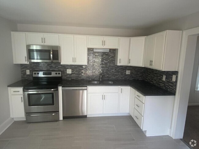 Building Photo - 2893 Markbreit Ave Rental