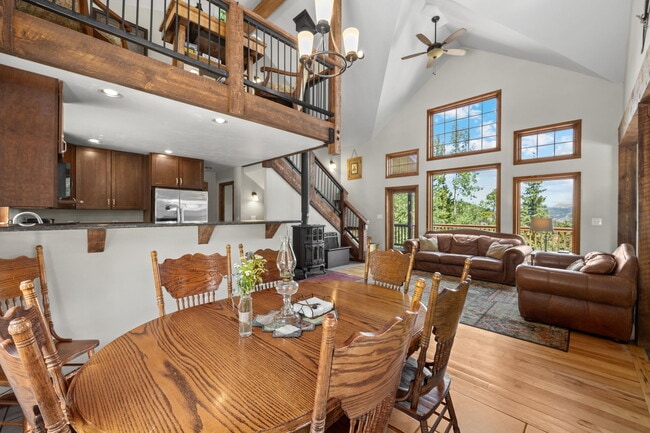 Photo - 320 Valley View Dr