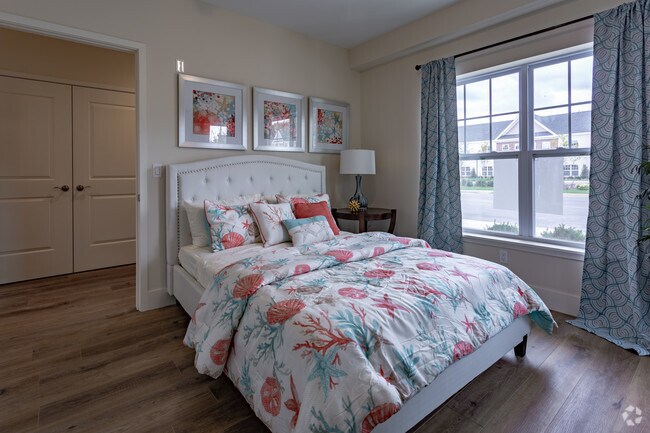 2BD,2BA -1200SF Single Level-Bedroom