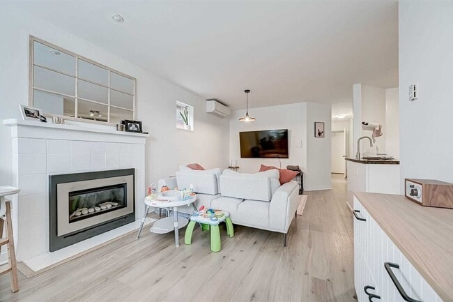 Building Photo - 1458 Bayview Ave