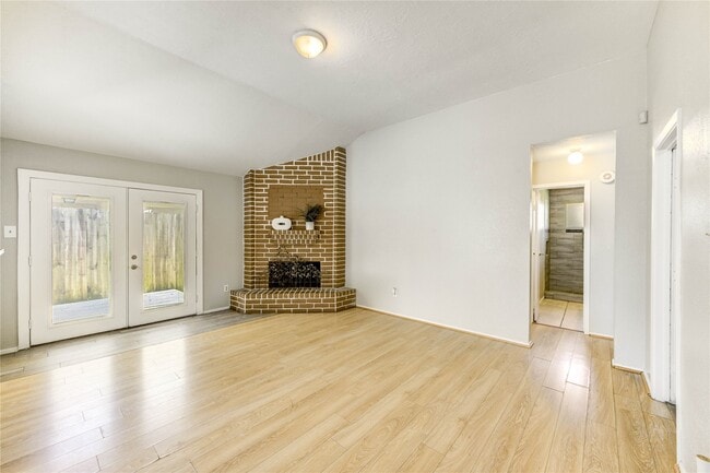 Photo - 5207 Beaverhill Dr House