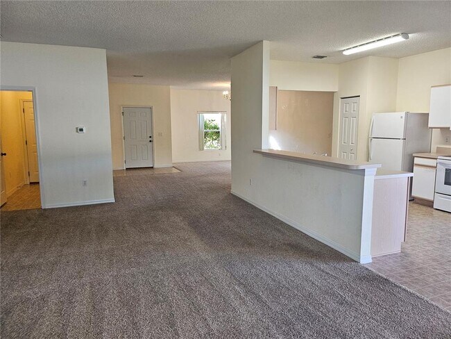 Photo - 27 Red Top Ln