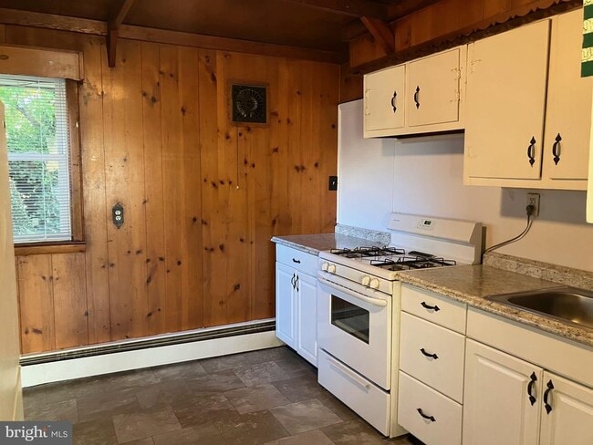 Photo - 1028 Mantua Pike Unidad D