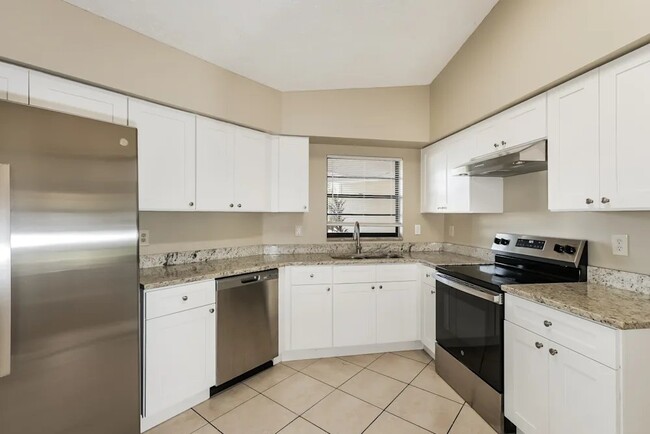 Photo - 1726 Lk Crst Ave