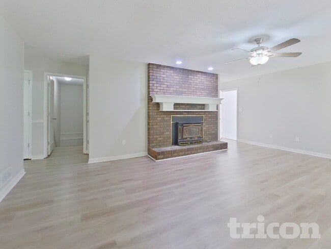 Photo - 5681 Lanny Dr