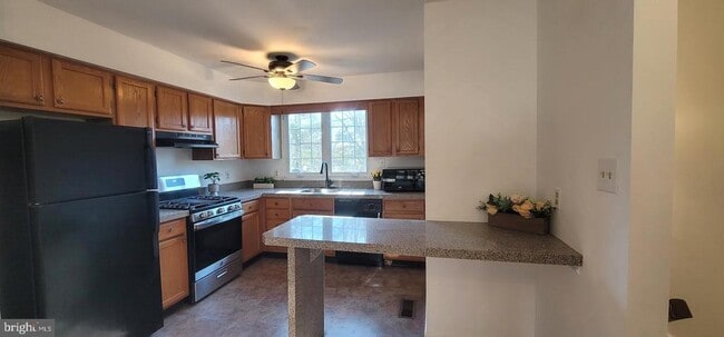 Building Photo - 10 Woodfield Dr