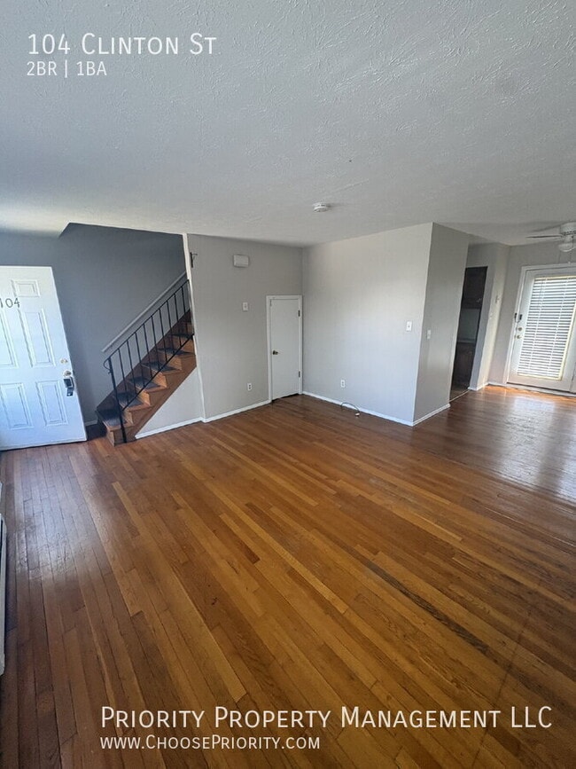 Photo - 104 Clinton St