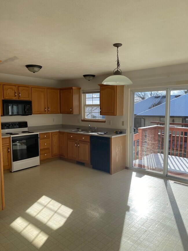 Photo - 110 E Church Hill Ct