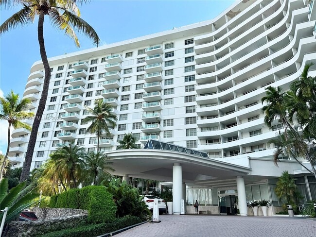 Photo - 5161 Collins Ave Unit 1612