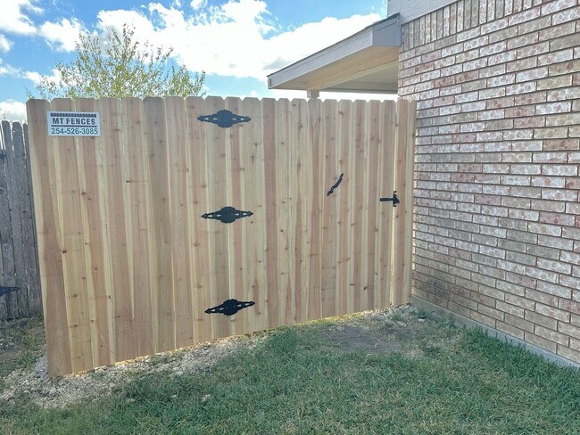 Photo - NEW IN MANAGEMENT - AVAILABLE NOW!