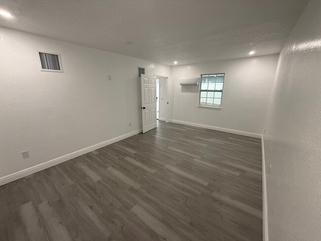 Photo - 2331 Glenridge Dr Unidad Apartment