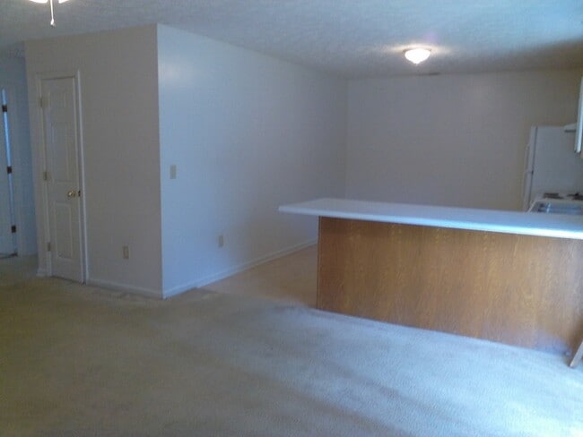 Photo - 2 Bedroom, 1 bath apartment - Downstairs Unit