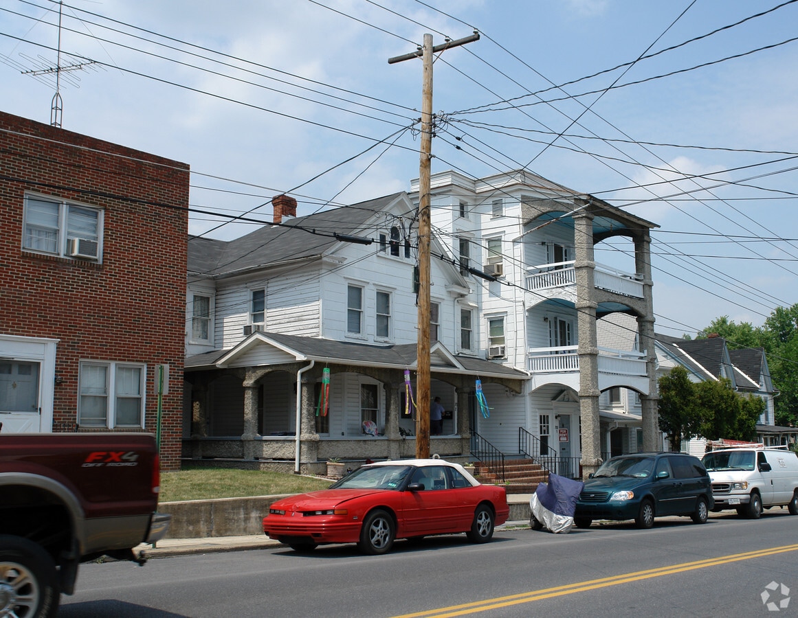 Photo - 733-735 Winchester Ave