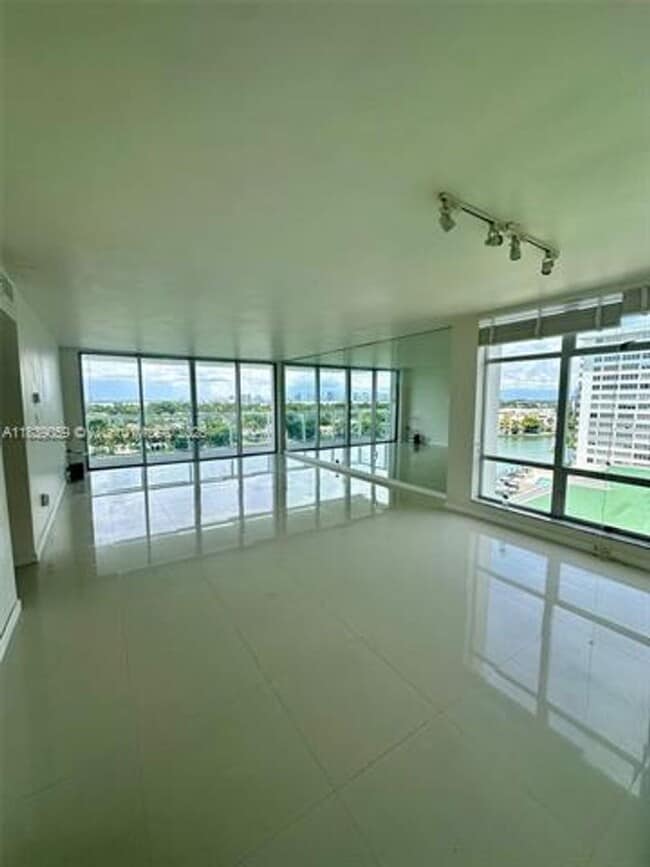 Photo - 5750 Collins Ave Unidad 5750 Collins Ave appt 10F