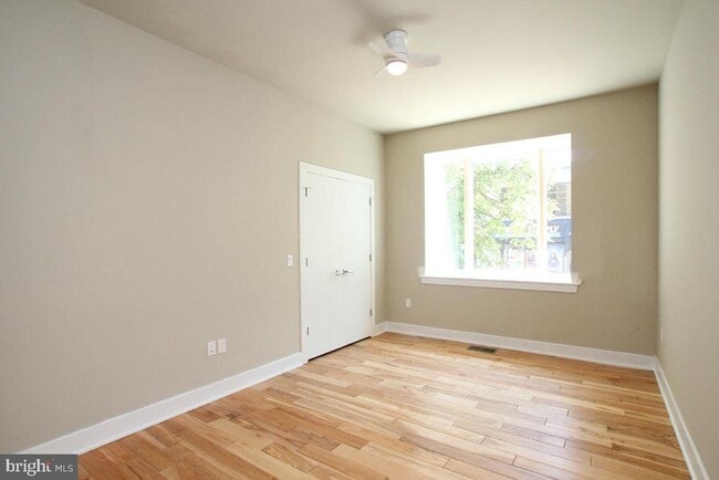 Building Photo - 2701 W Girard Ave Unit 4