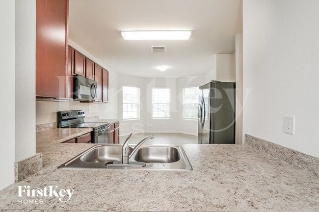 Photo - 441 SW 24th St