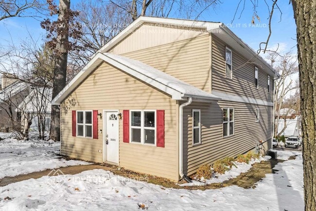 Photo - 26805 Circle Dr S