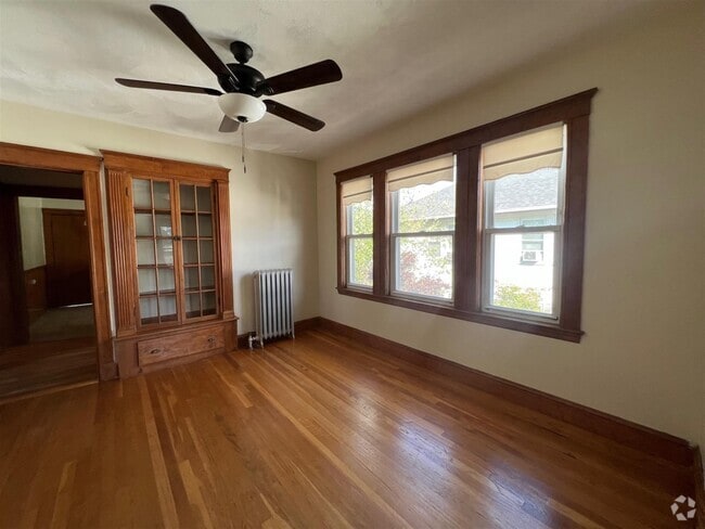 Building Photo - 11 Dartmouth St Unit 2 Rental