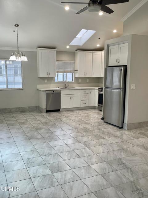 Building Photo - 2598 Seahorse Ave