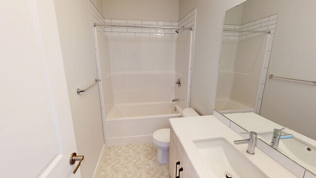 Photo - Spectactular 2 bedroom, 1 bathroom townhou... Unit 2 Bed: PH