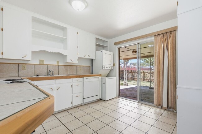 Photo - Adorable 2 bedroom 1 bath apartment!