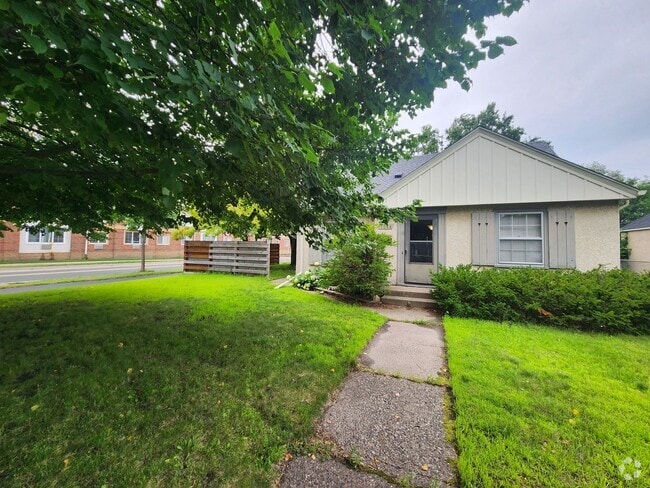 Building Photo - Charming Richfield Single-Family Home