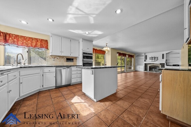 Photo - 28801 Shadow Valley Ln