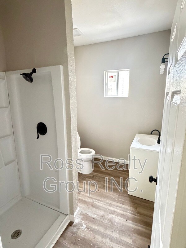 Photo - 1441 N Erie St