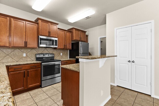 Photo - 1st MONTH FREE RENT!!