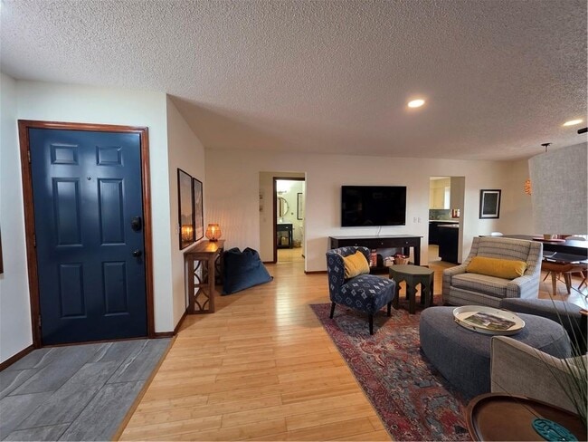 Photo - 11 Folkingham Ln