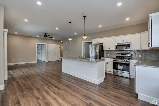 Building Photo - 4597 NY-31 Rental