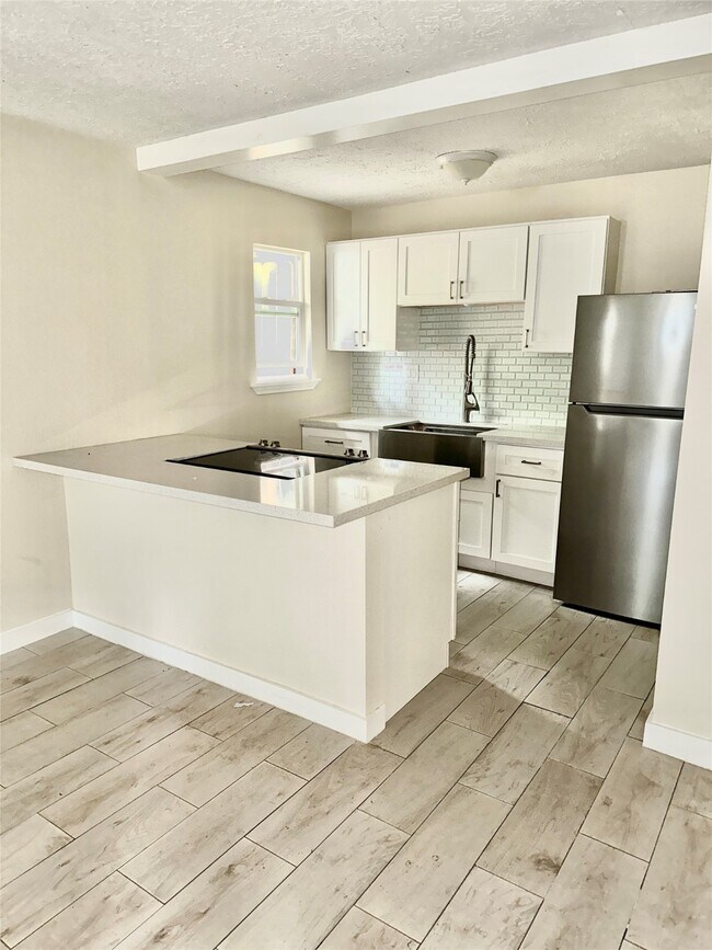 Building Photo - 3718 Moore St