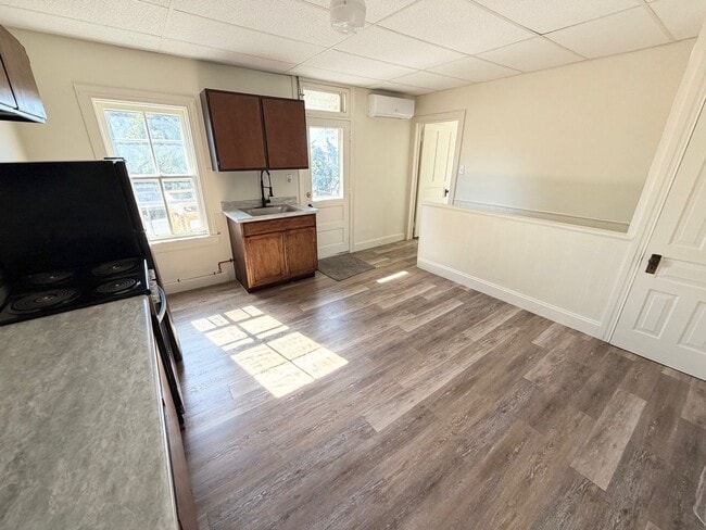 Photo - 1422 W Philadelphia St Apartment Unit 3