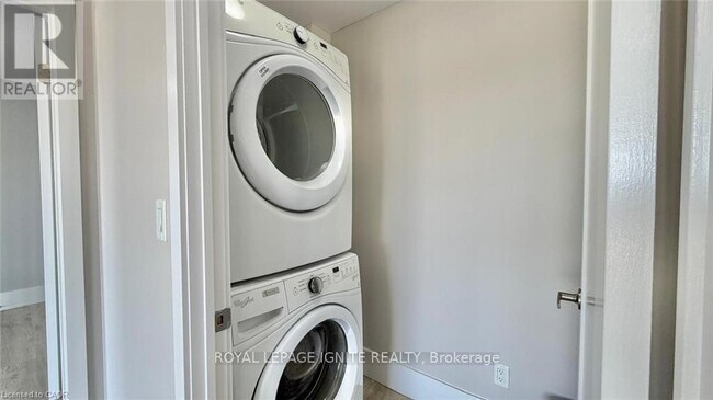 Photo - 1 Victoria St S Unit 1712