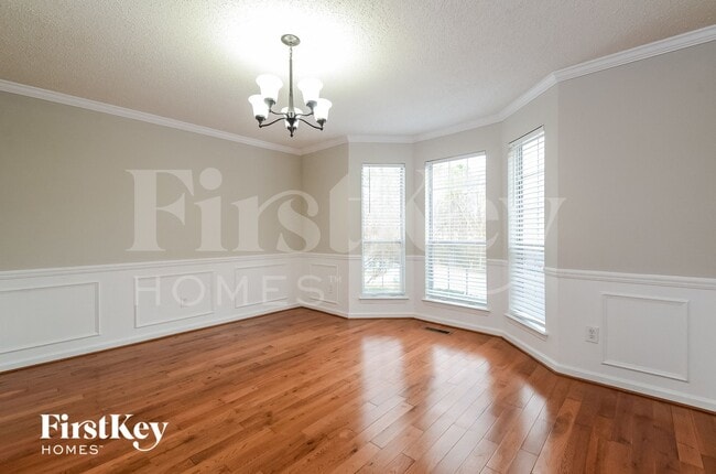 104 Ashford Ln