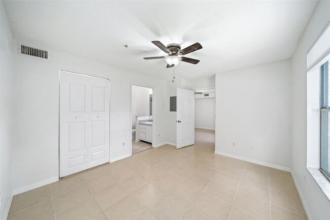 Photo - 823 Camargo Way