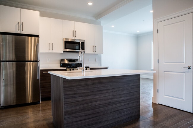 Photo - 16 Harvard Ave Unit 16 Harvard Ter., #7,