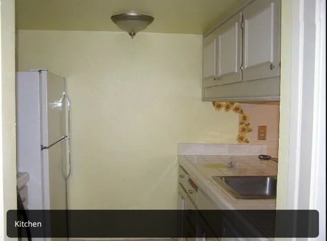 Photo - 5468 Roundtree Pl Unit D