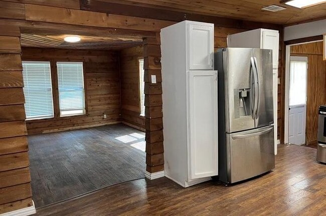 Photo - 207 Masters Ave