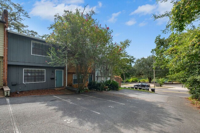 242 Lake Ella Dr