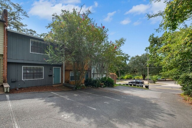 Photo - 242 Lake Ella Dr