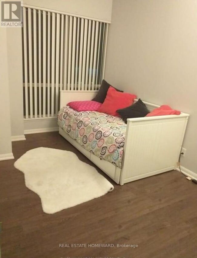 Photo - 18 Lee Centre Dr