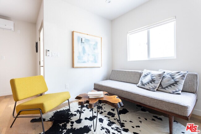 Photo - 1946-1944 Preston Ave